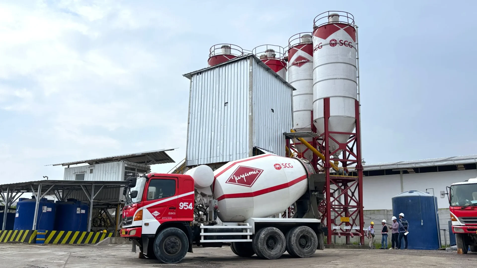 Foto 1_SCG, melalui anak perusahaannya, Jayamix by SCG, membuka batching plant terbaru di Bandung 2, Kabupaten Bandung, Jawa Barat dan secara resmi dibuka pada tanggal 22 Mei 2025_11zon