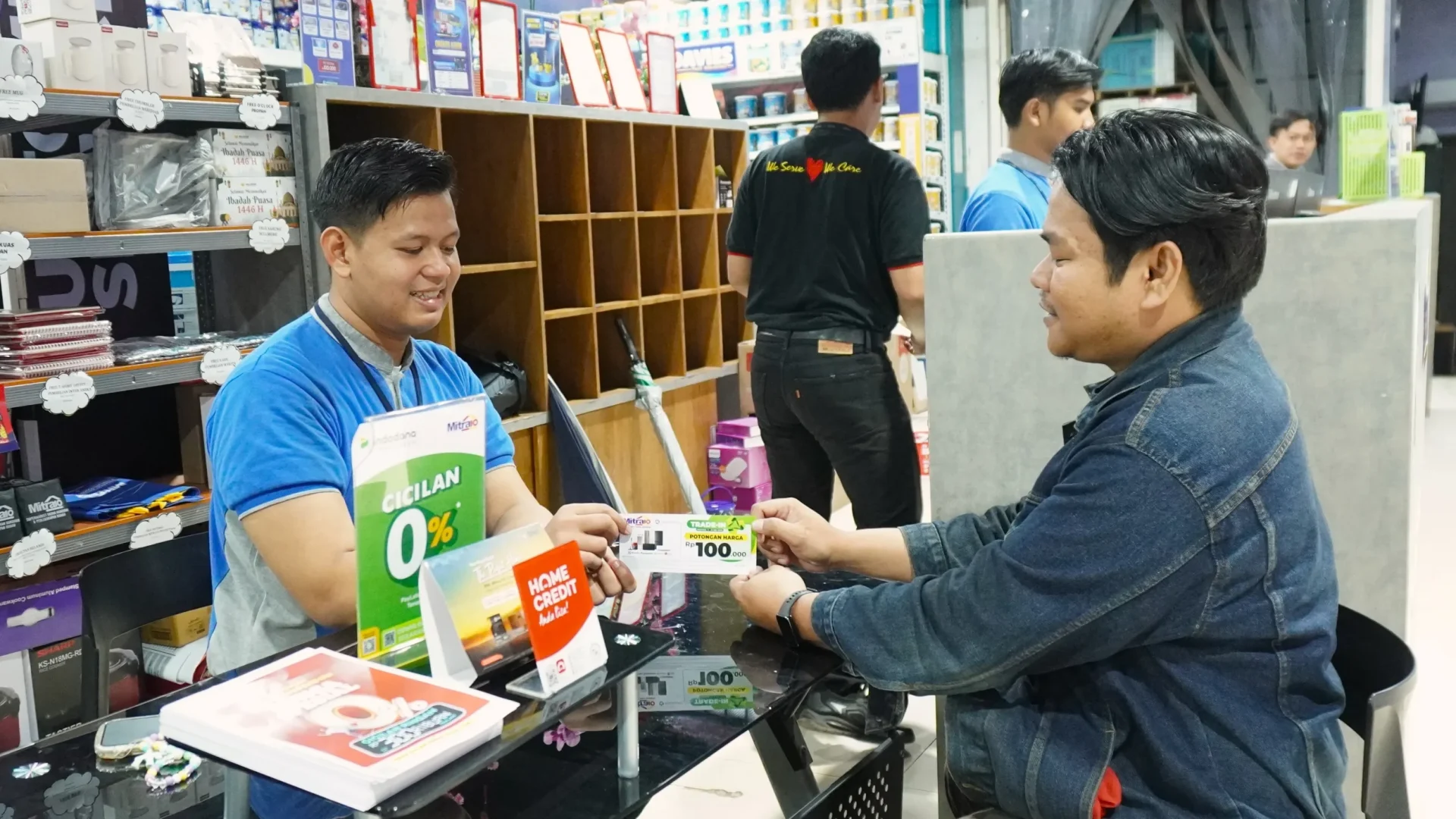 Foto 3_Melalui program ini, Mitra10 mengajak masyarakat